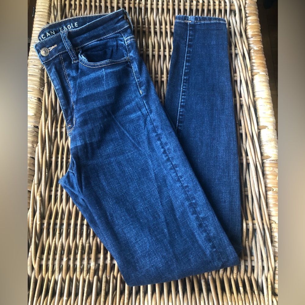 AMERICAN EAGLE OUTFITTERS HIGH RISE JEANS ๐ - Picture 4 of 6